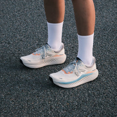 Karhu Men's Mestari Run 2.0 - Egret / Peach Cobbler