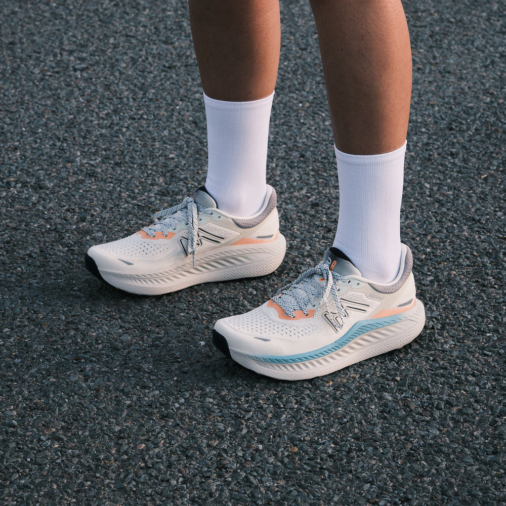 Karhu Men's Mestari Run 2.0 - Egret / Peach Cobbler