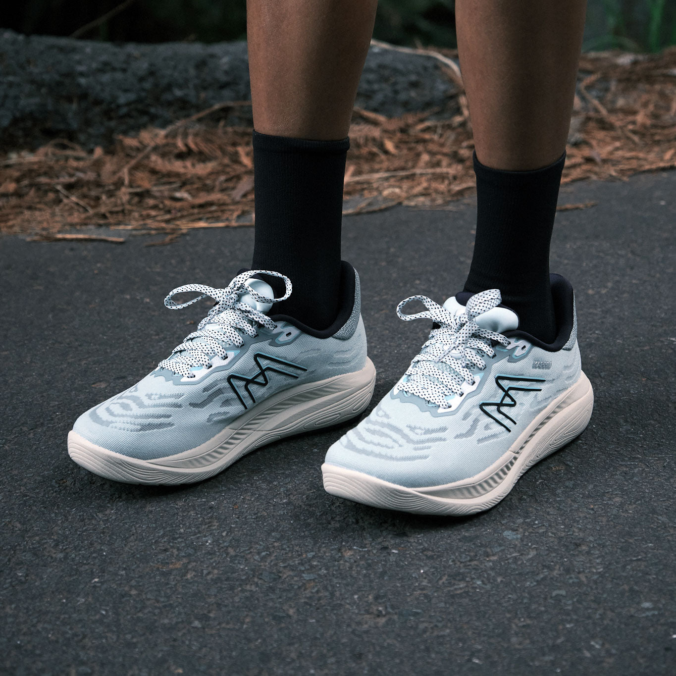 Karhu Women's Ikoni 3.5 - Silt Green / Icy Morn