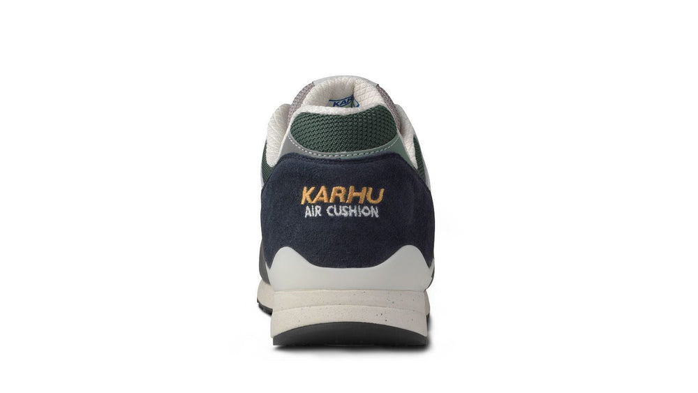 Synchron classic gunmetal / bright white – Karhu US