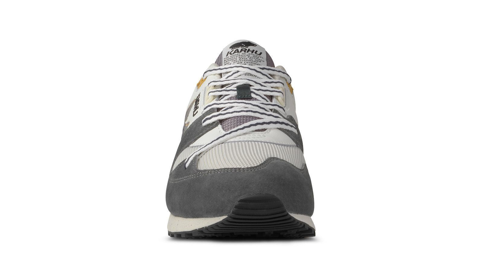 Synchron classic gunmetal / bright white – Karhu US