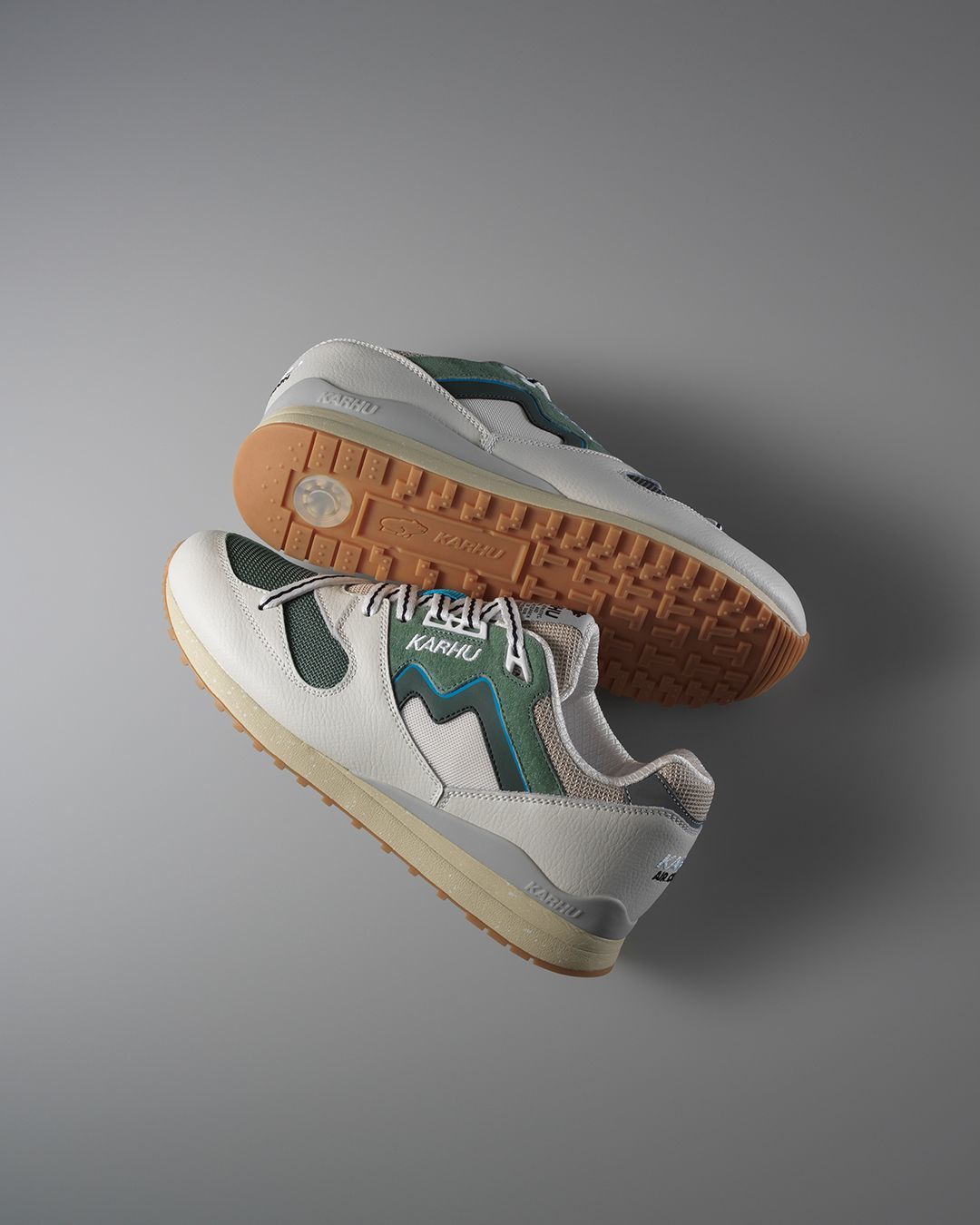 Karhu Synchron ClassicLily White / Forest Green – Karhu US
