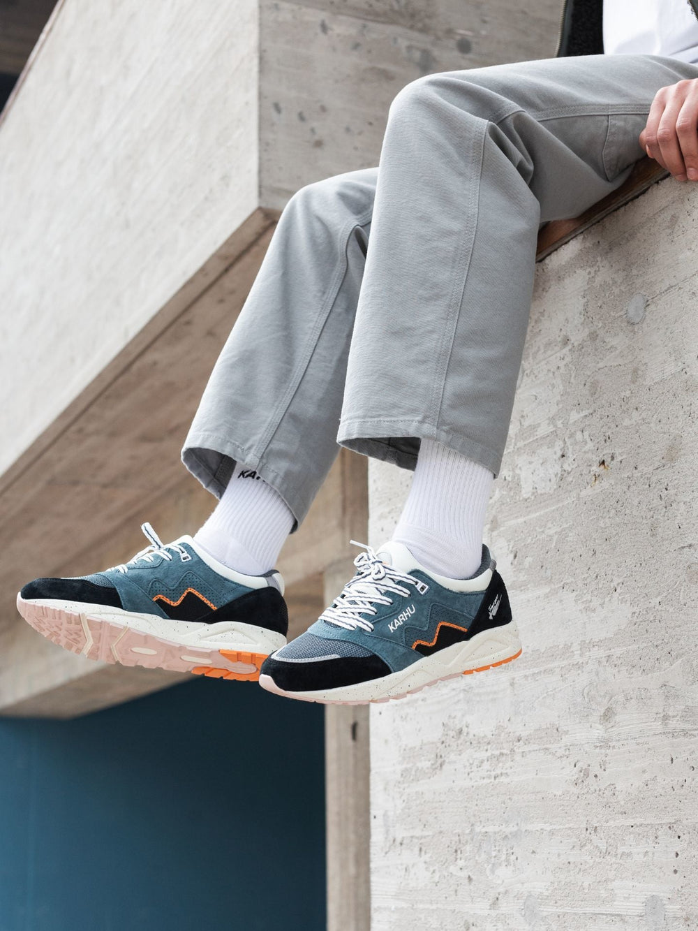 Karhu Aria 95 jet black/stormy weather – Karhu US