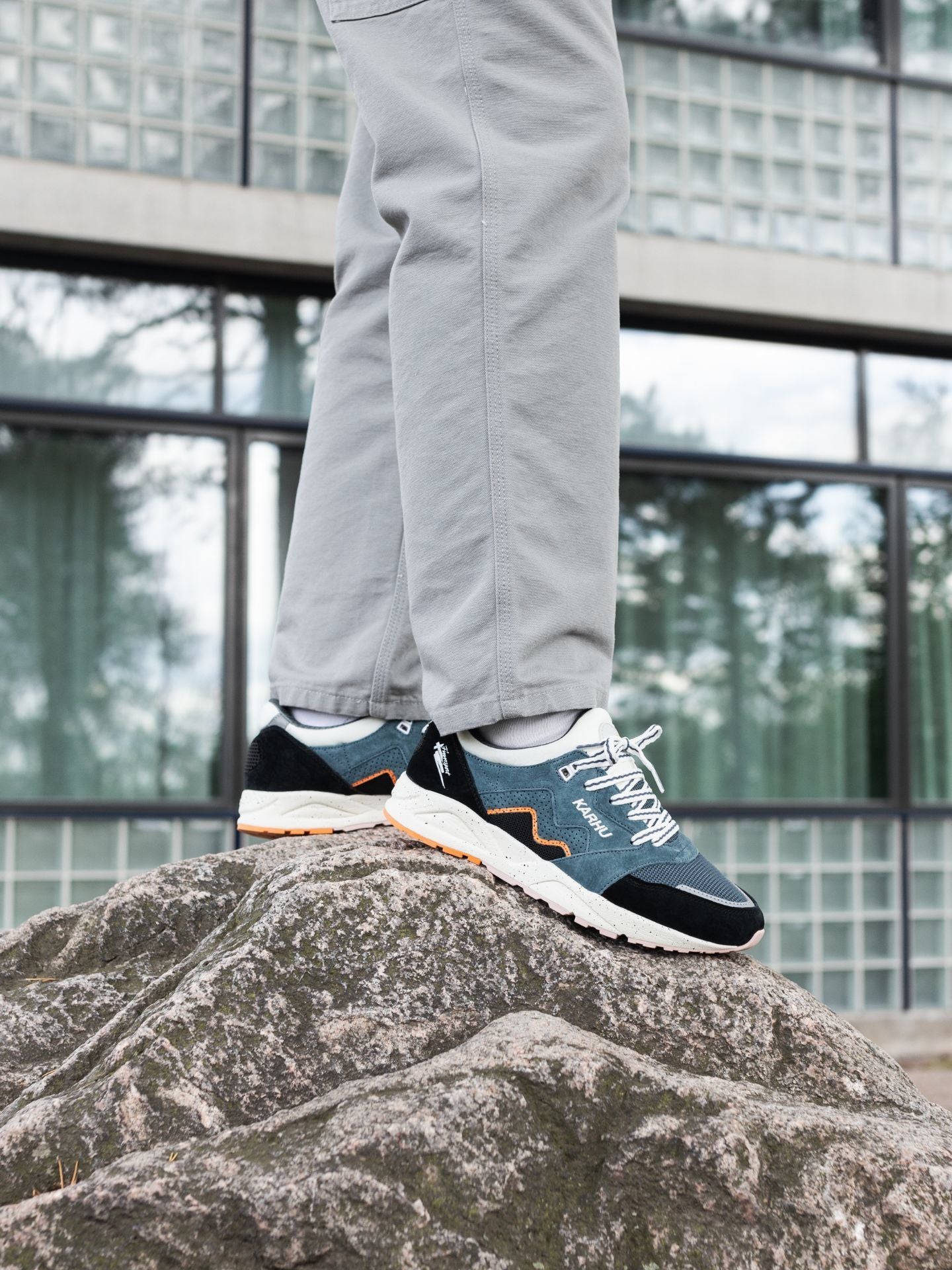 Karhu Aria 95 jet black/stormy weather – Karhu US