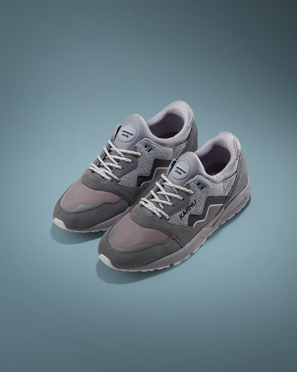 KARHU Aria 95 Smoked Pearl / Caviar