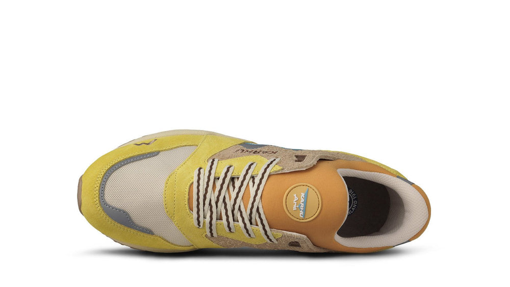 Karhu Aria 95 - Cream Gold / Warm Taupe