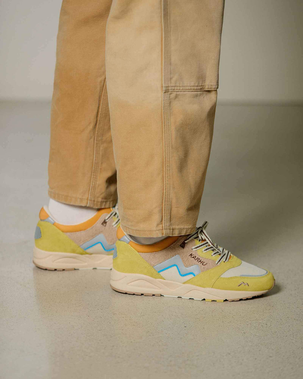 Karhu Aria 95 - Cream Gold / Warm Taupe