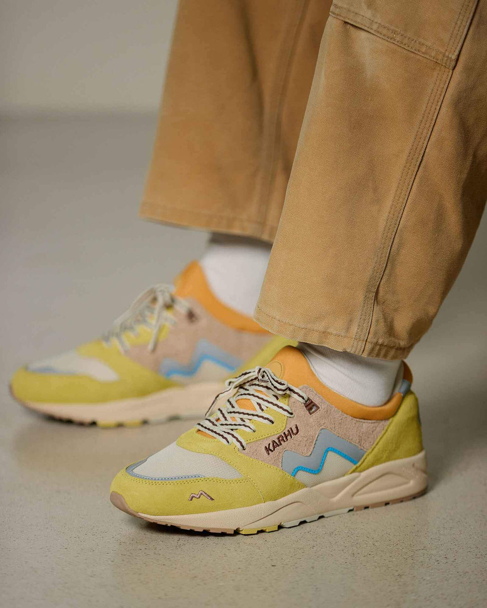 Karhu Aria 95 - Cream Gold / Warm Taupe
