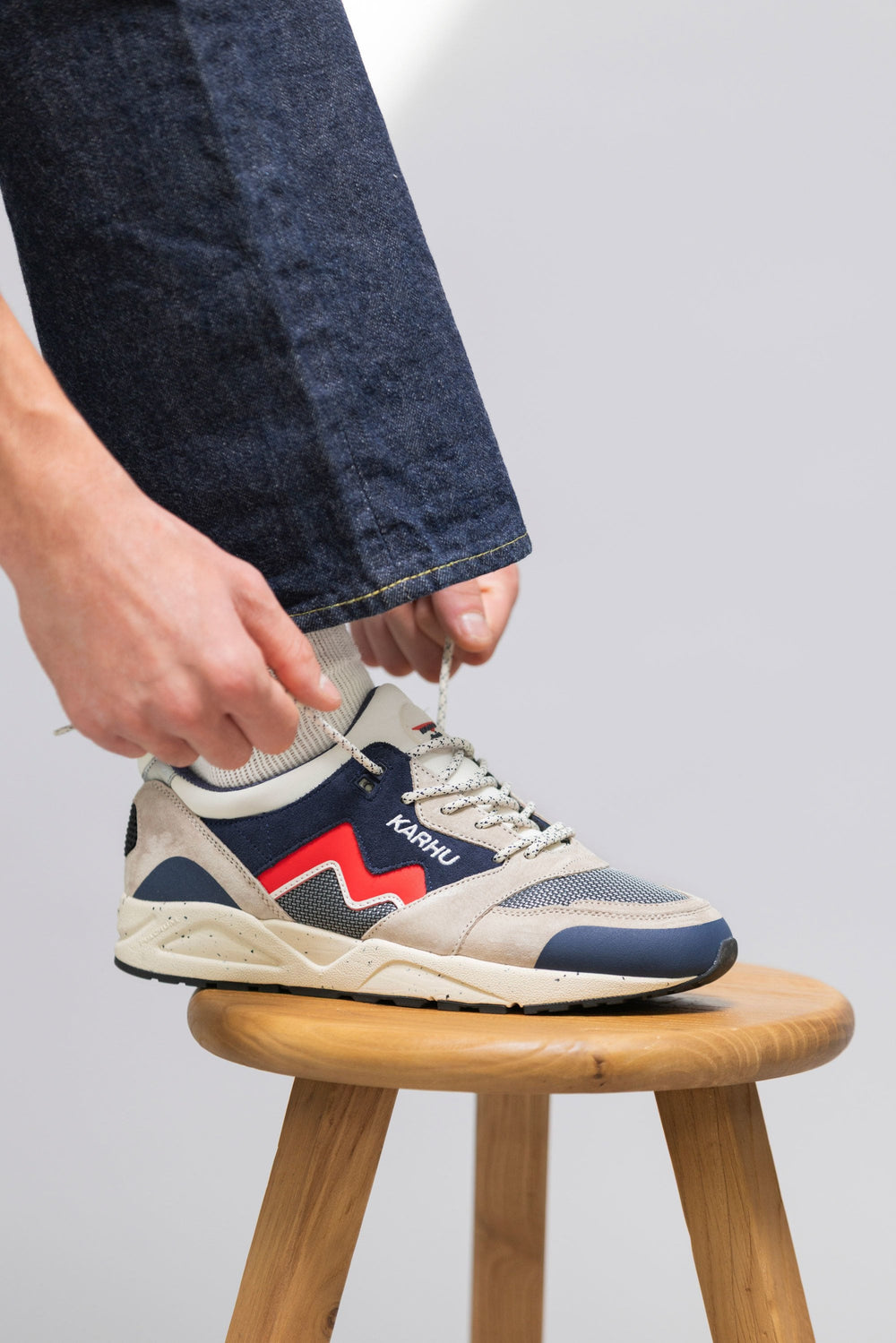 Karhu Aria 95 - Silver Lining / Fiery Red
