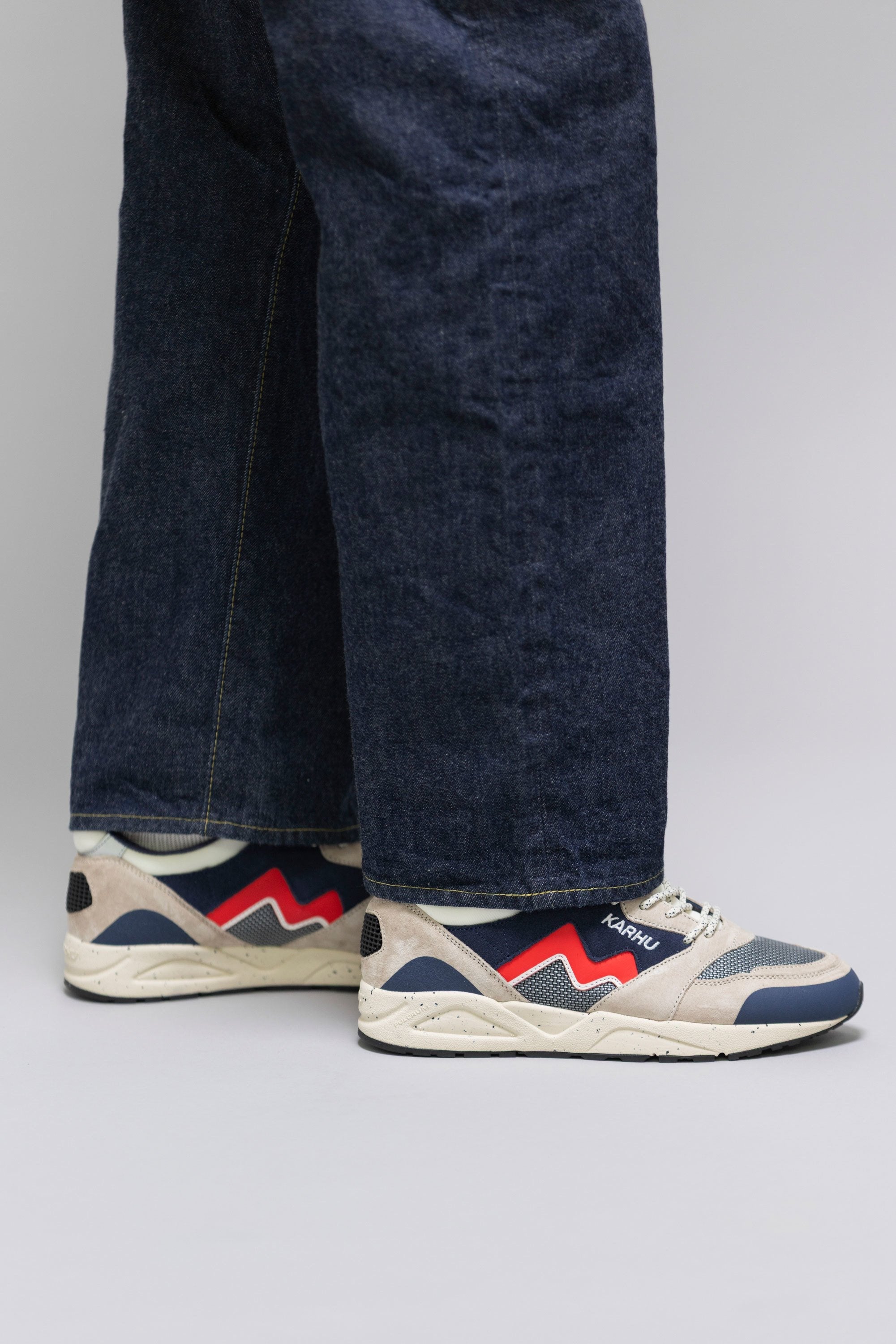 Karhu Aria 95 - Silver Lining / Fiery Red