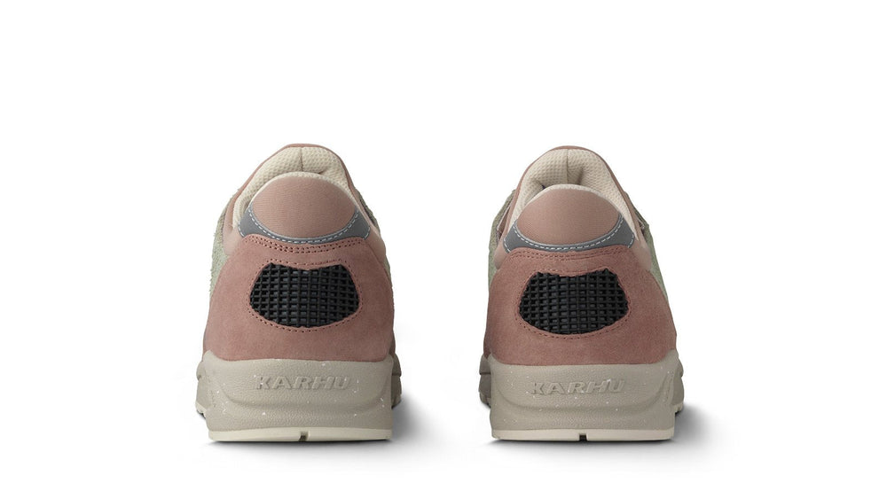 Karhu Aria 95 - Warm Taupe / Fig