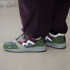 Karhu Aria 95 - Bronze Green / Fig