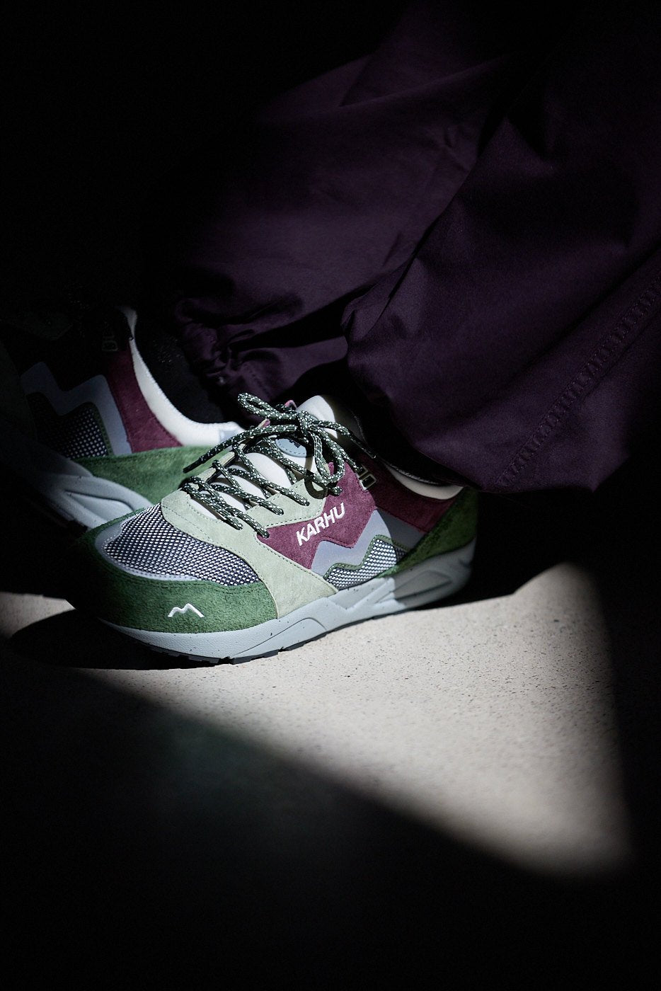Karhu Aria 95 - Bronze Green / Fig