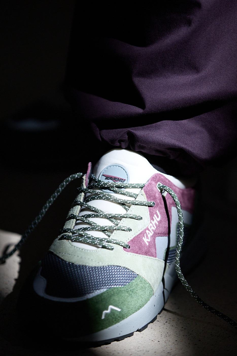 Karhu Aria 95 - Bronze Green / Fig