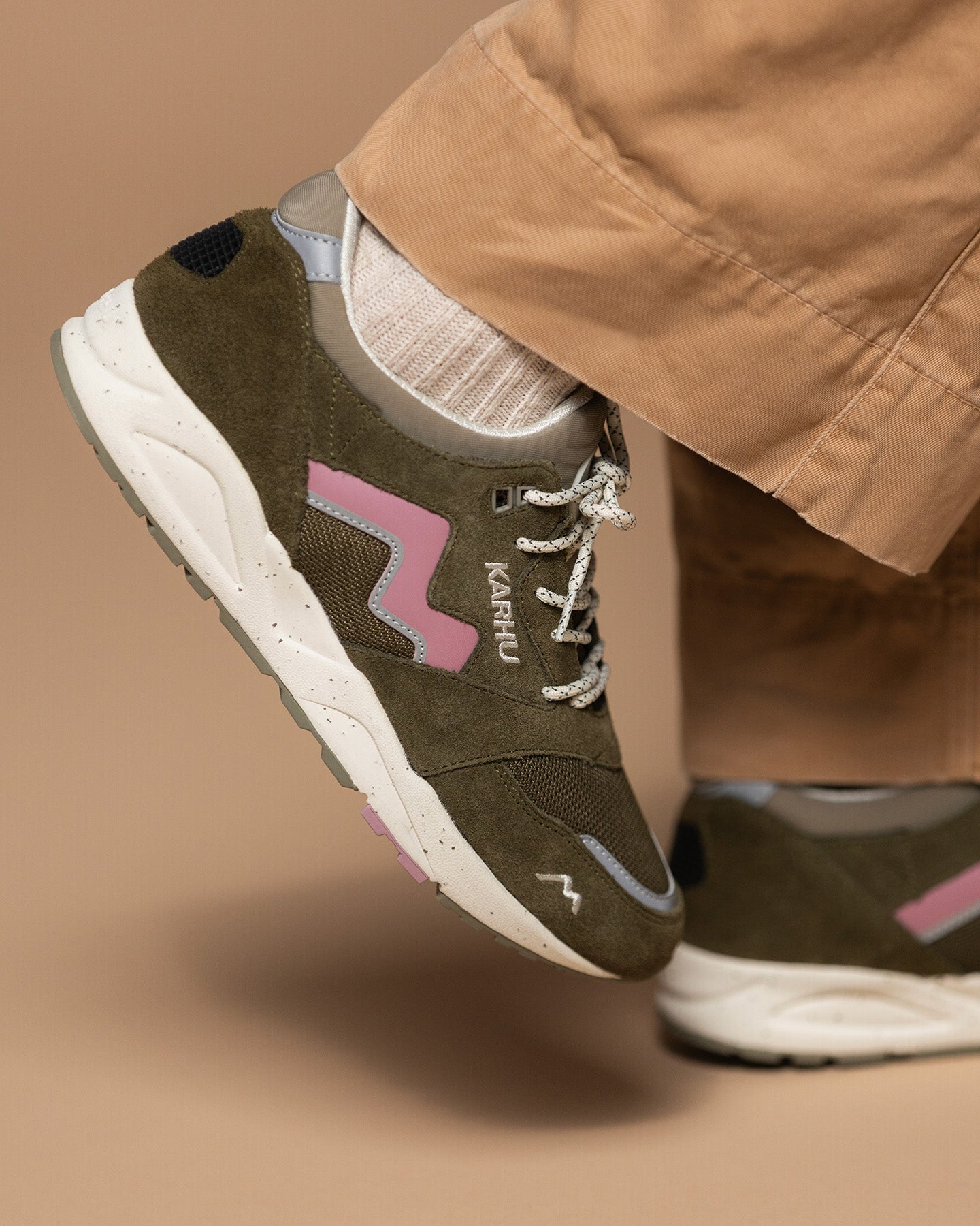 Karhu Aria 95 – Beech / Lilas