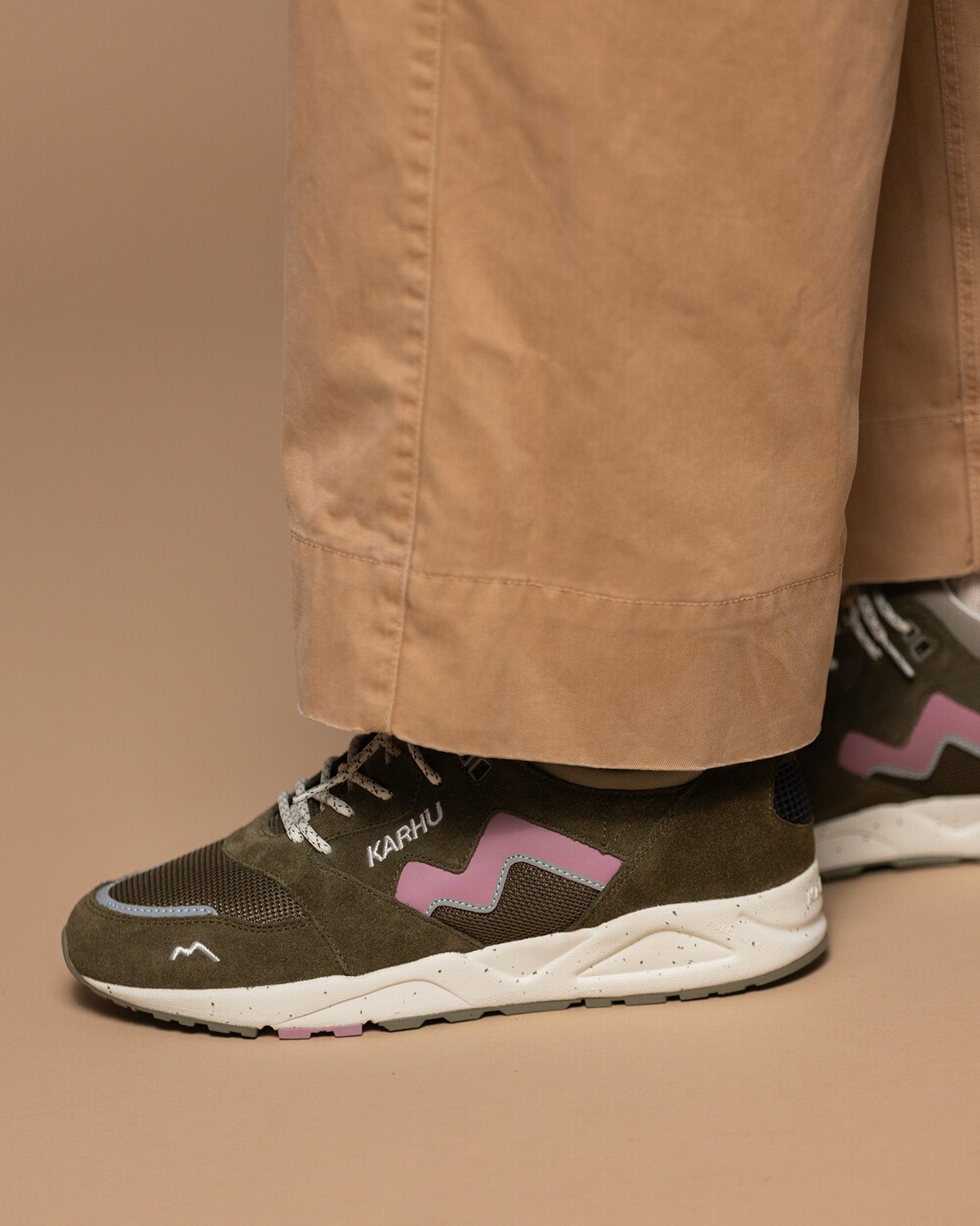 Karhu Aria 95 – Beech / Lilas