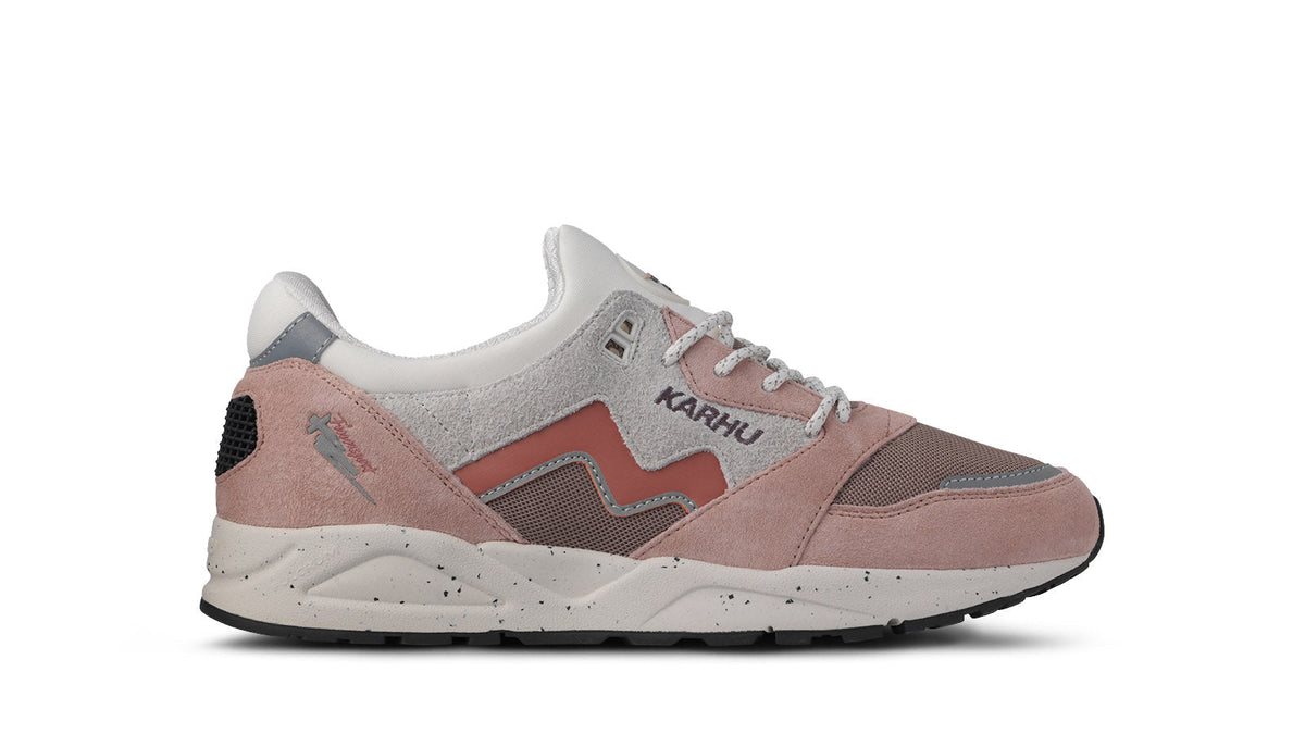 Karhu Aria 95 – Adobe Rose / Light Mahogany