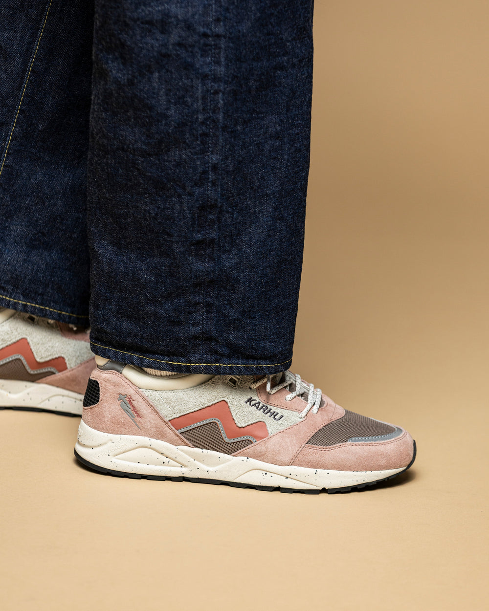 Karhu Aria 95 – Adobe Rose / Light Mahogany