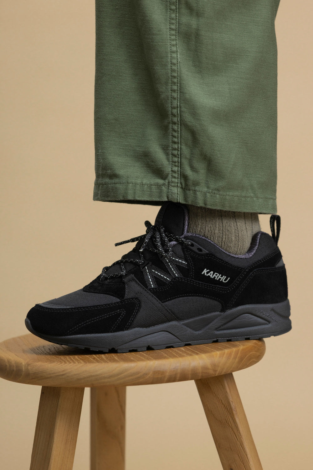 Karhu Fusion 2.0 – Jet Black / Nine Iron