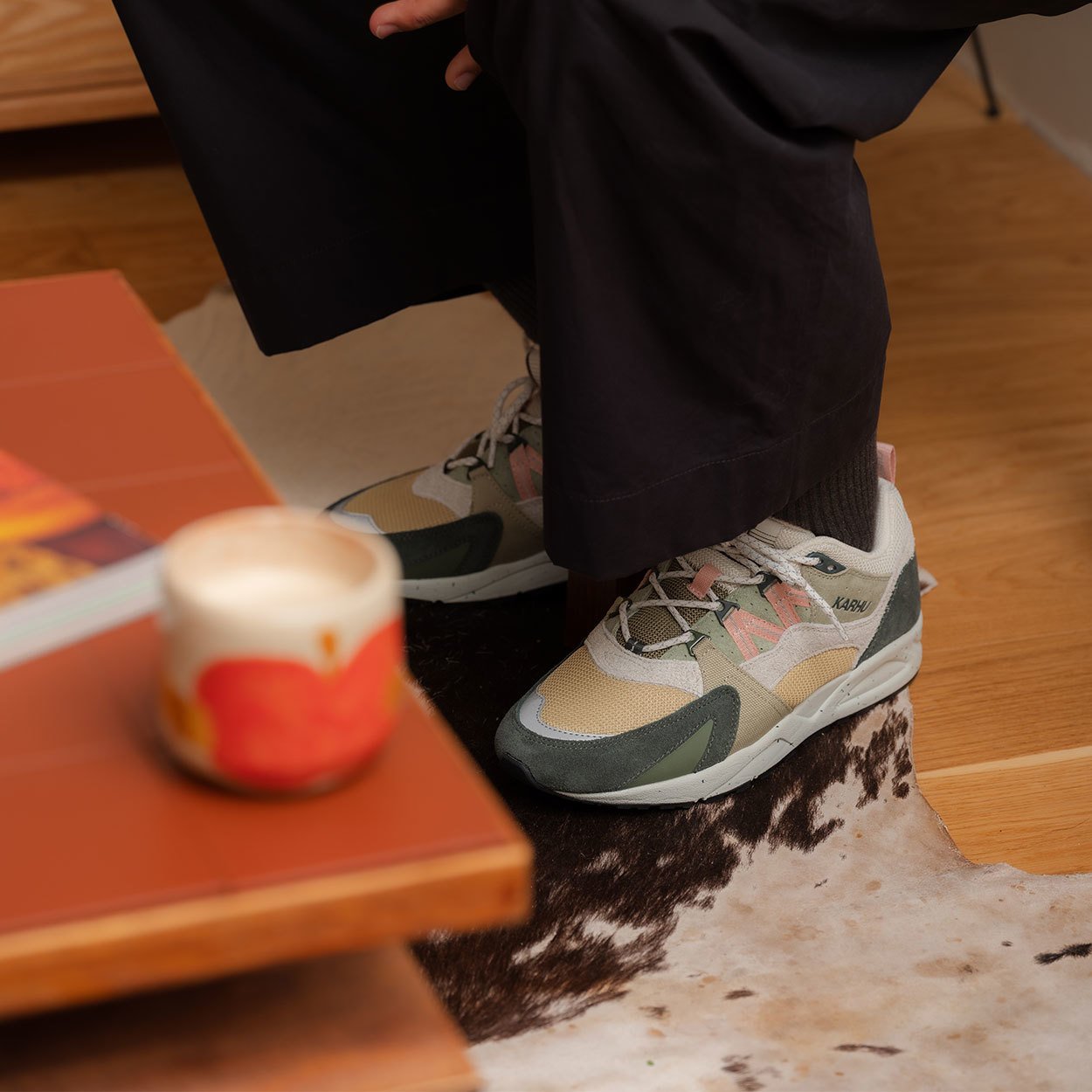 Karhu Fusion 2.0 – Darkest Spruce / Cameo Rose