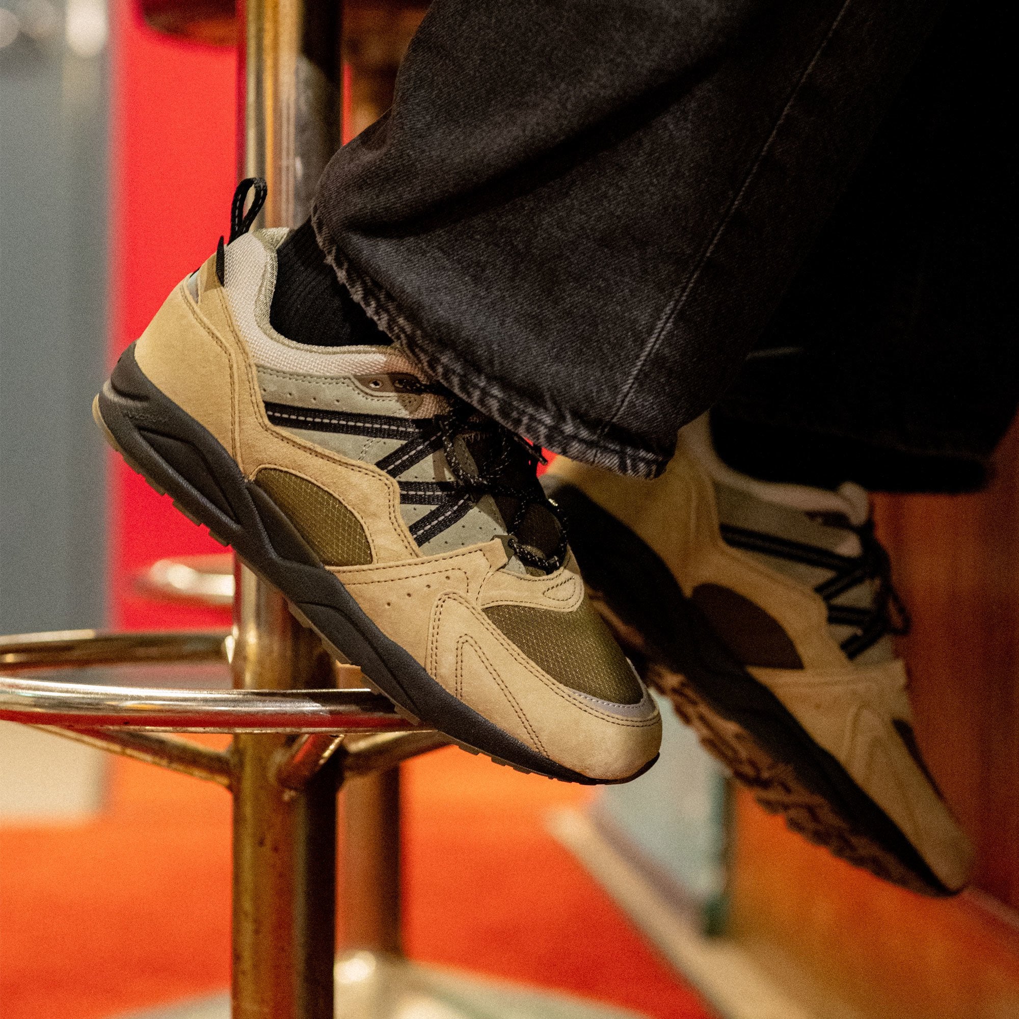 Karhu Fusion 2.0 CORDURA® – Pale Olive Green / Jet Black