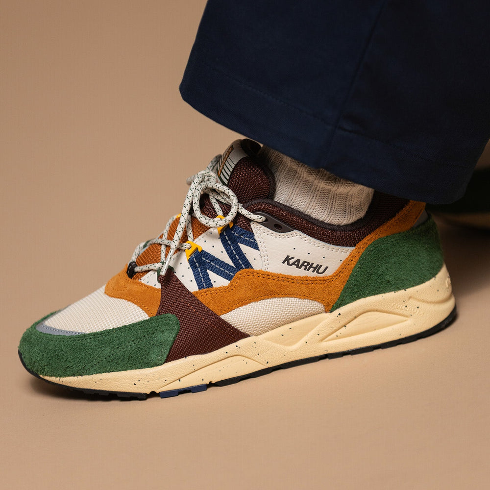 Karhu Fusion 2.0 – Douglas Fir / Navy Peony
