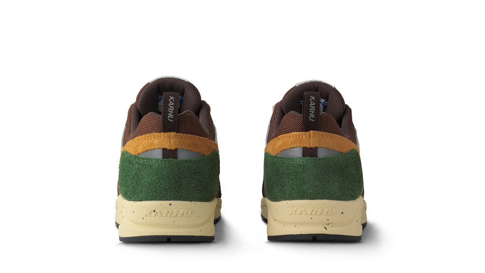 Karhu Fusion 2.0 – Douglas Fir / Navy Peony