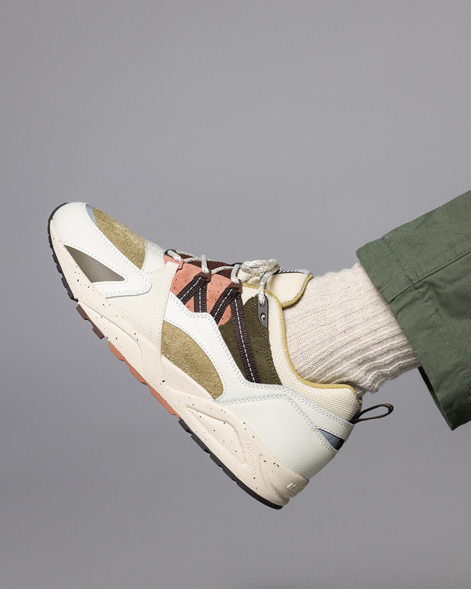 Karhu Fusion 2.0 – Lily White / Mole