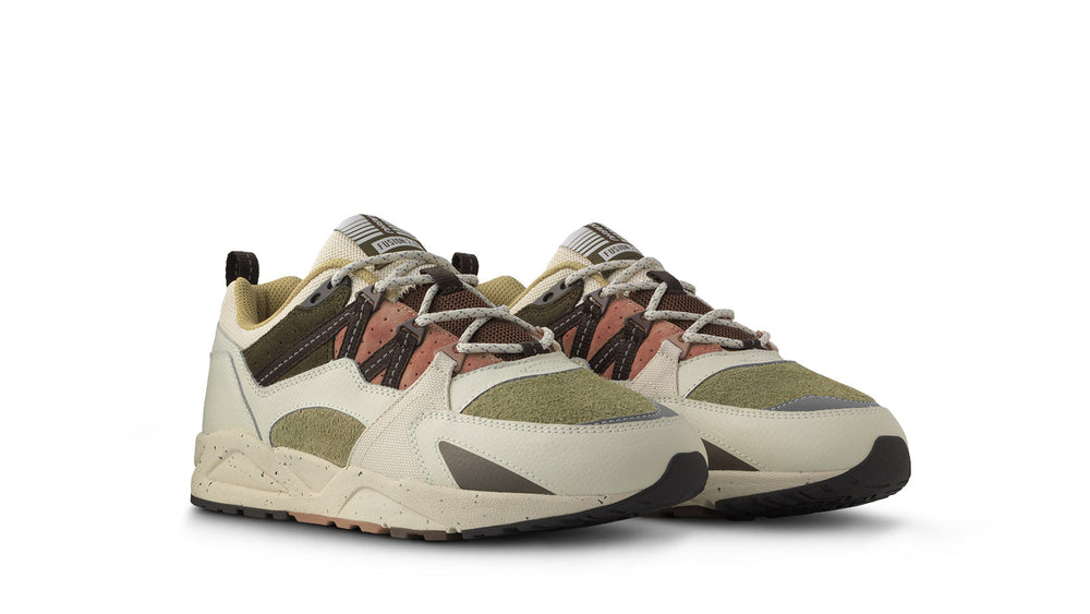 Karhu Fusion 2.0 – Lily White / Mole