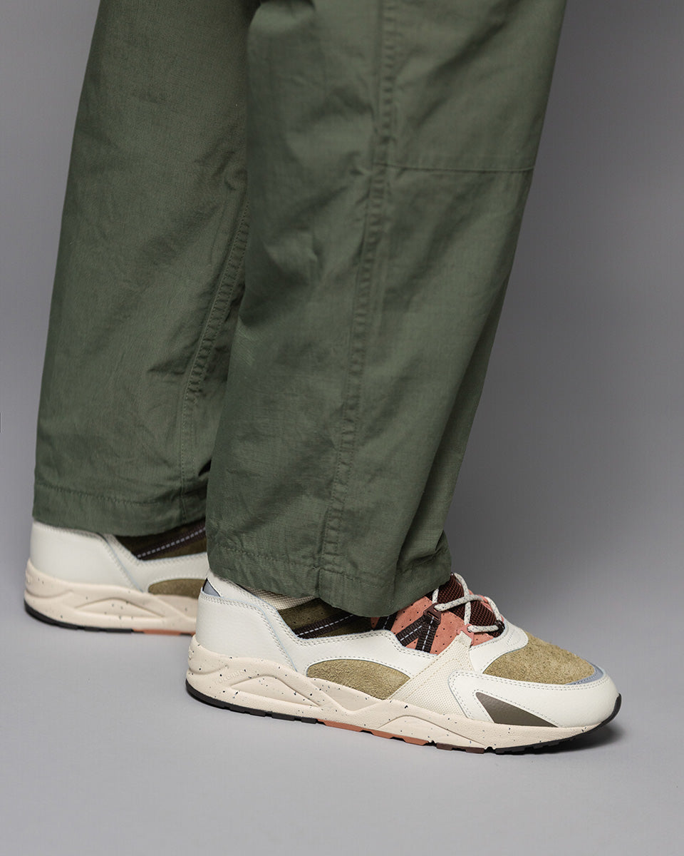 Karhu Fusion 2.0 – Lily White / Mole