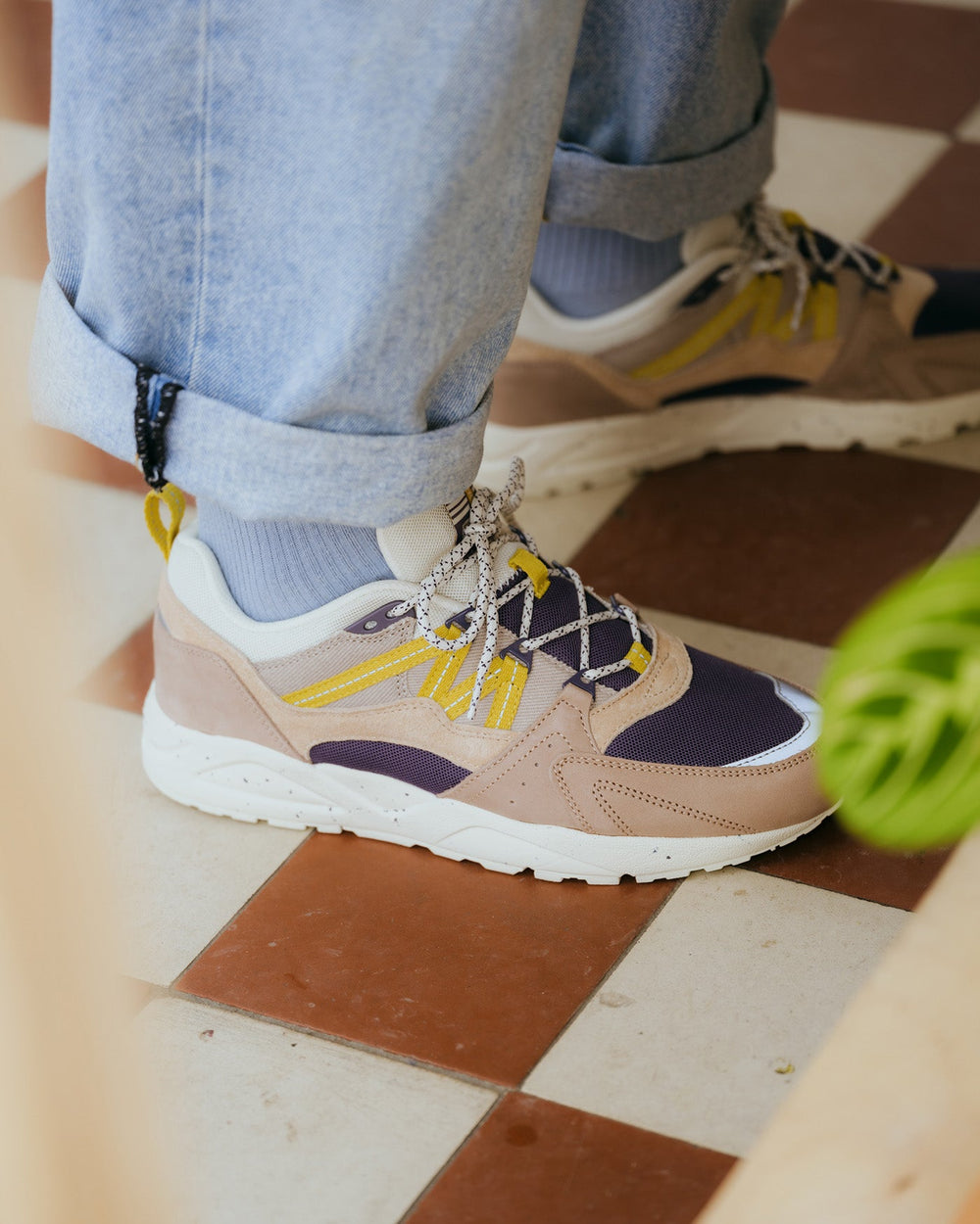 Karhu Fusion 2.0 – Warm Taupe / Mango Mint