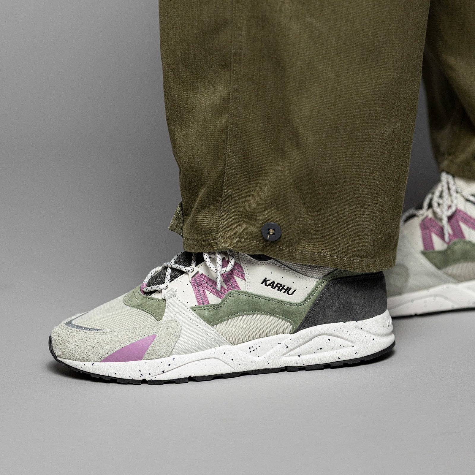 Karhu Fusion 2.0 – Dark Gull Gray / Lilas
