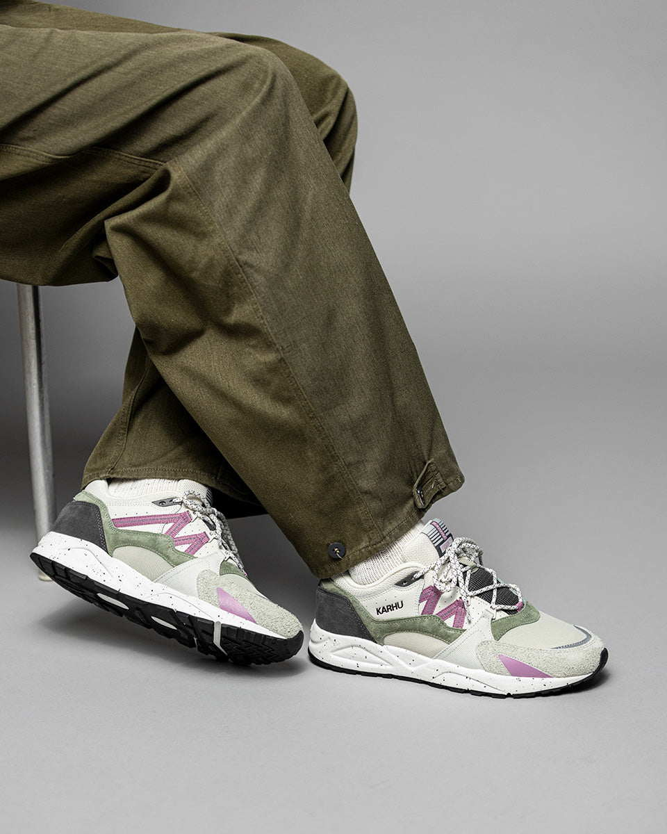 Karhu Fusion 2.0 – Dark Gull Gray / Lilas