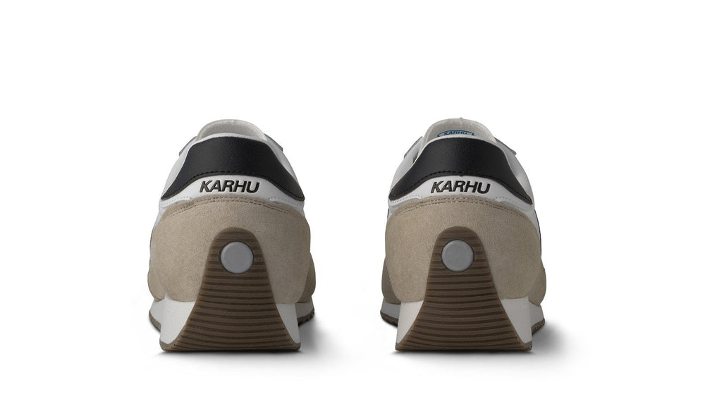 Karhu Mestari 76 – Silver Lining / Black