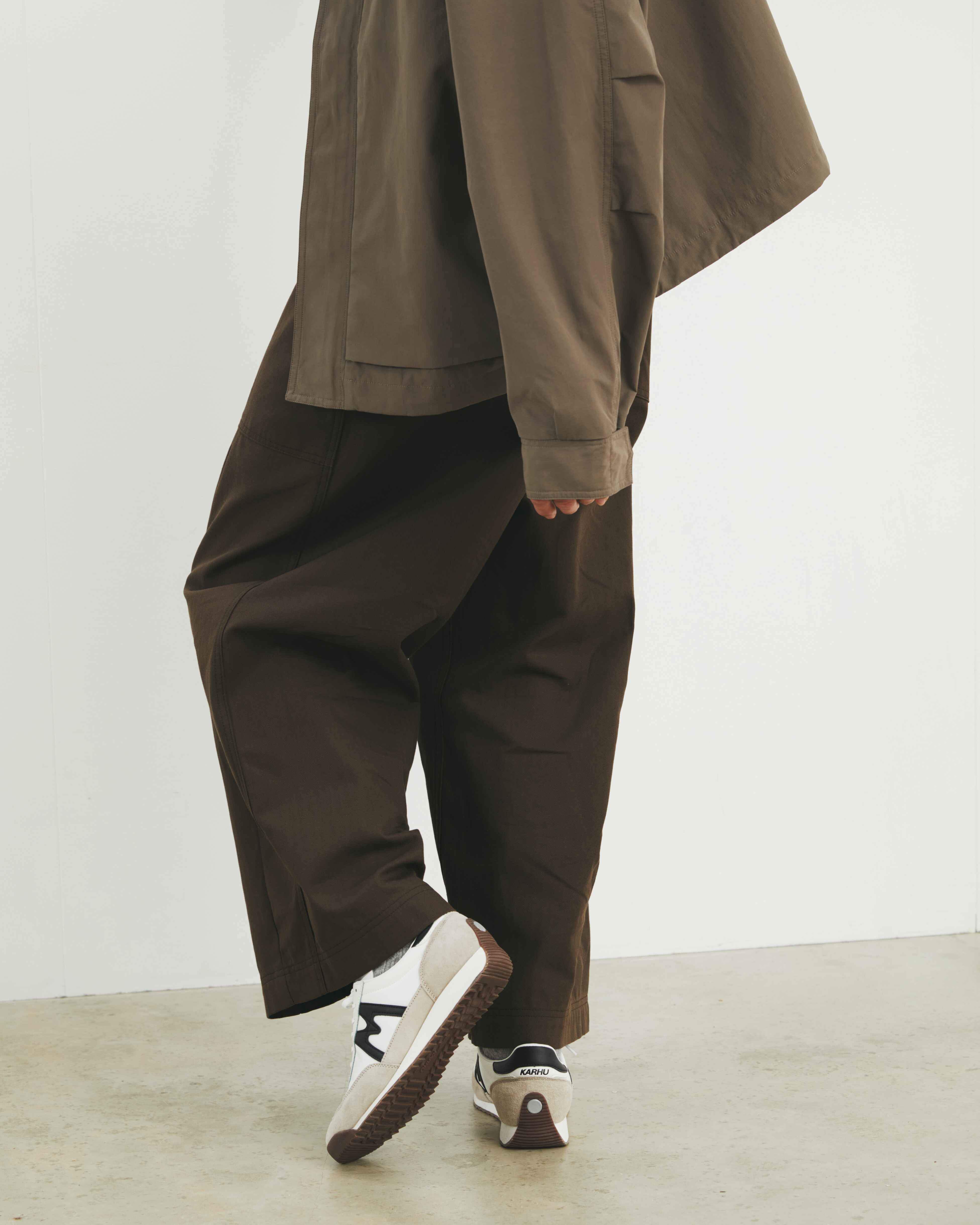 Karhu Mestari 76 – Silver Lining / Black