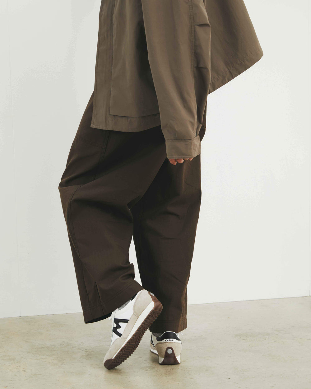 Karhu Mestari 76 – Silver Lining / Black