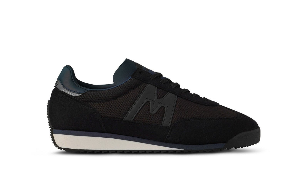Karhu Mestari – Jet Black / India Ink