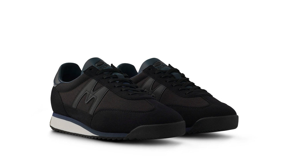 Karhu Mestari – Jet Black / India Ink