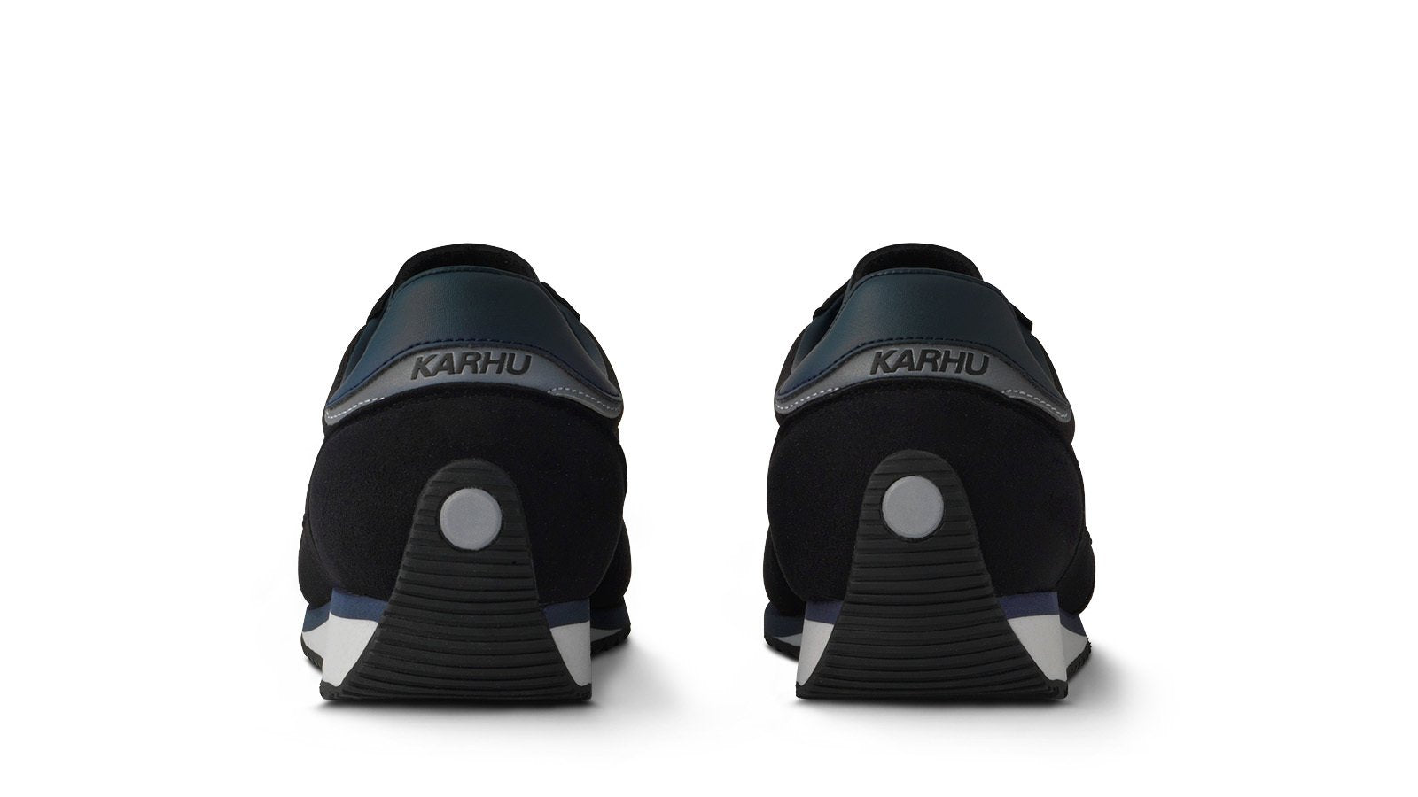 Karhu Mestari – Jet Black / India Ink