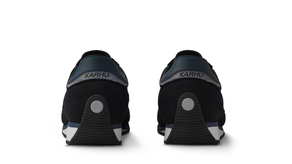 Karhu Mestari – Jet Black / India Ink