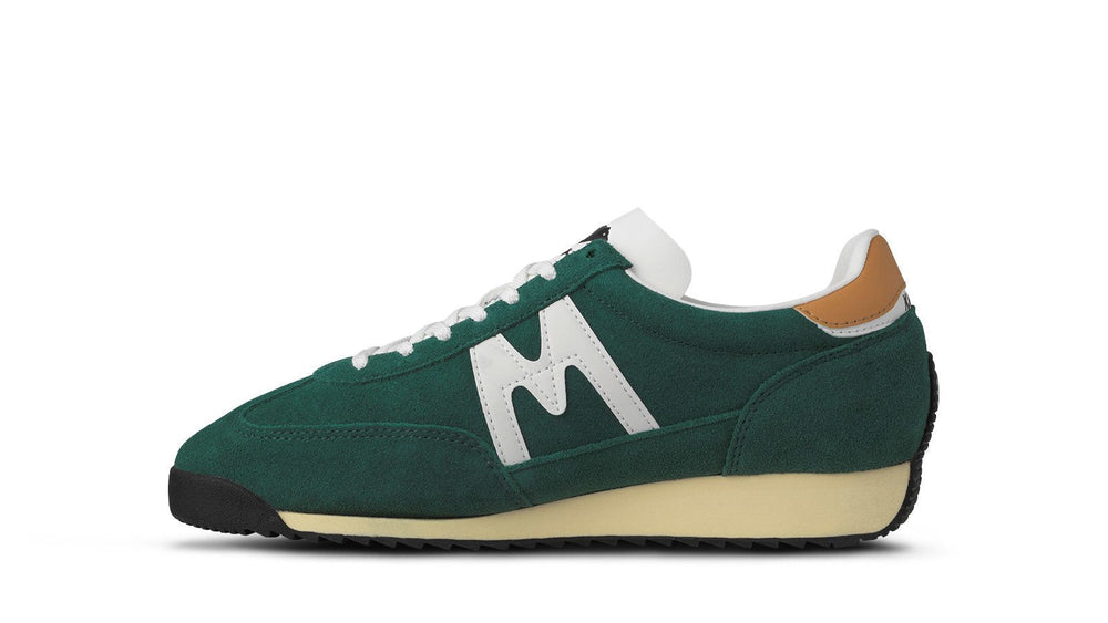 Karhu Mestari – Posy Green / White