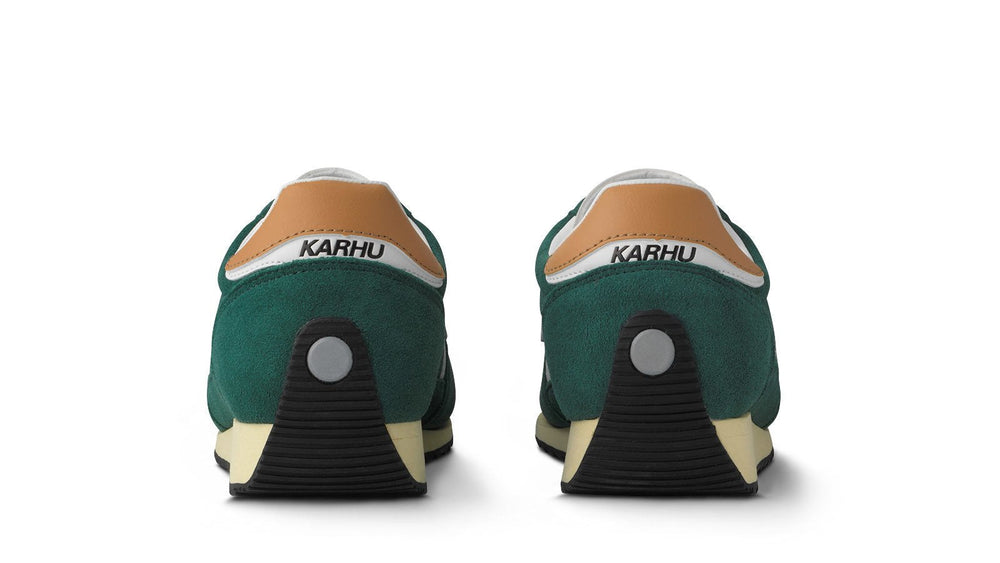Karhu Mestari – Posy Green / White