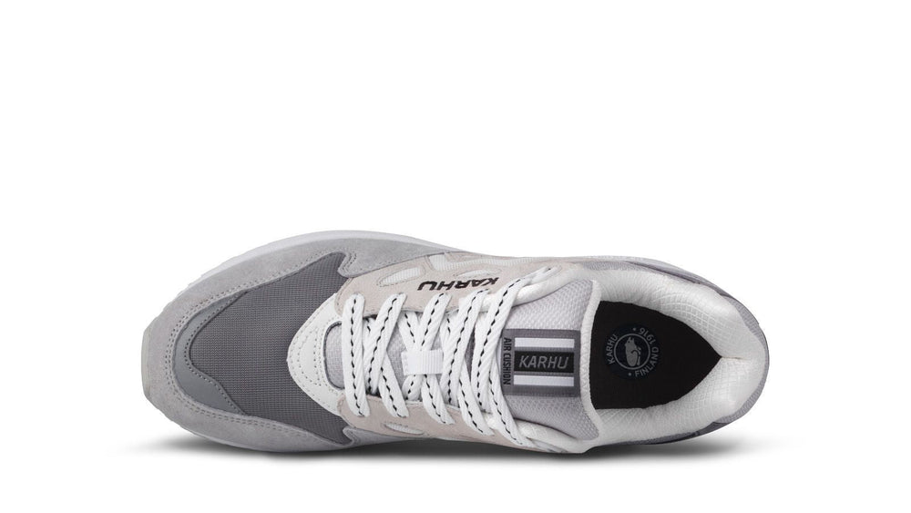 Karhu Legacy 96 – Dawn Blue / Bright White