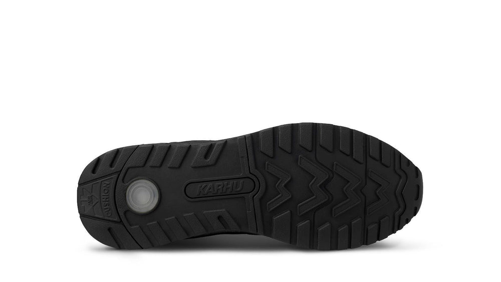KARHU Legacy 96 - jet black / jet black – Karhu US