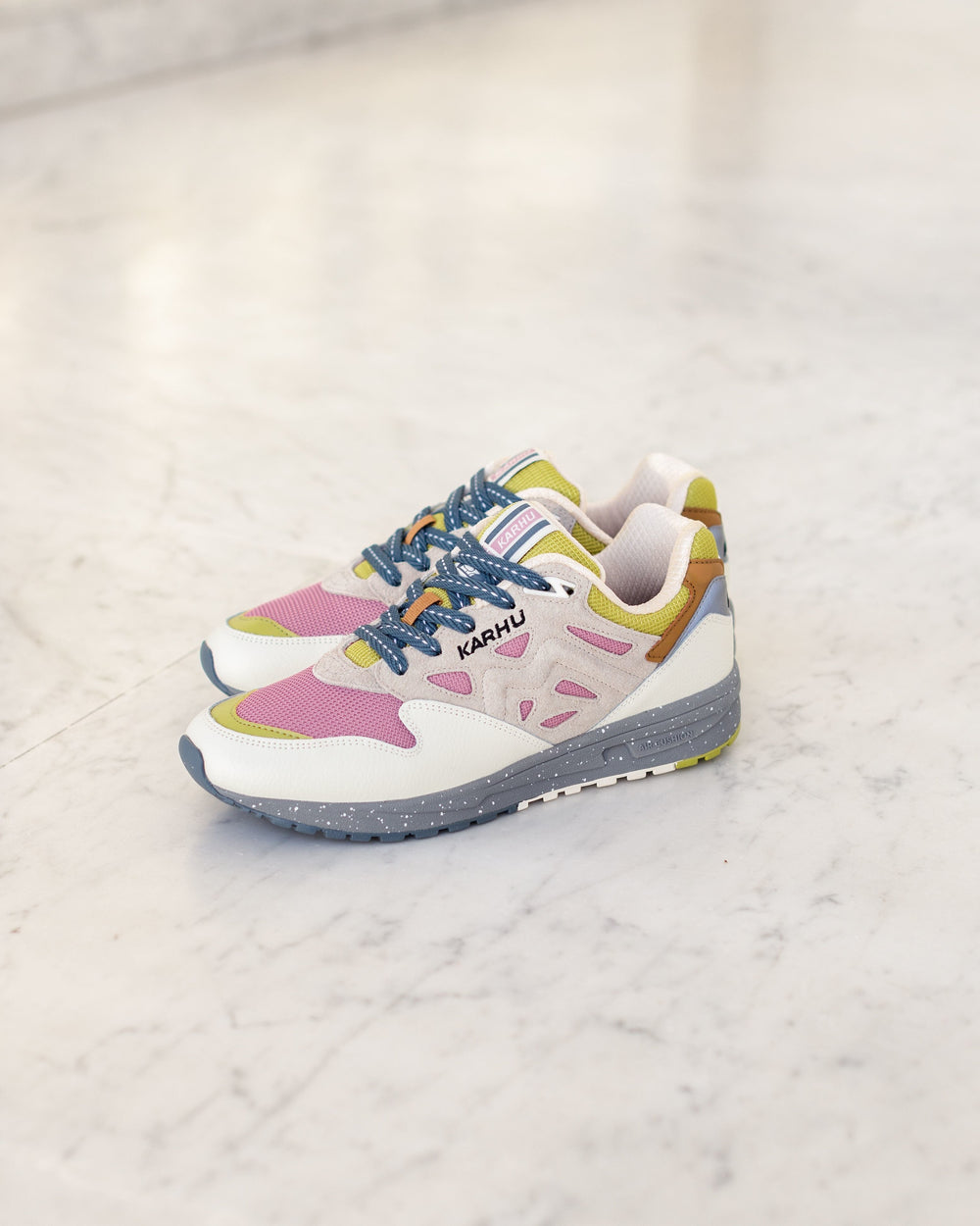 Karhu Legacy 96 lily white / lilas – Karhu US