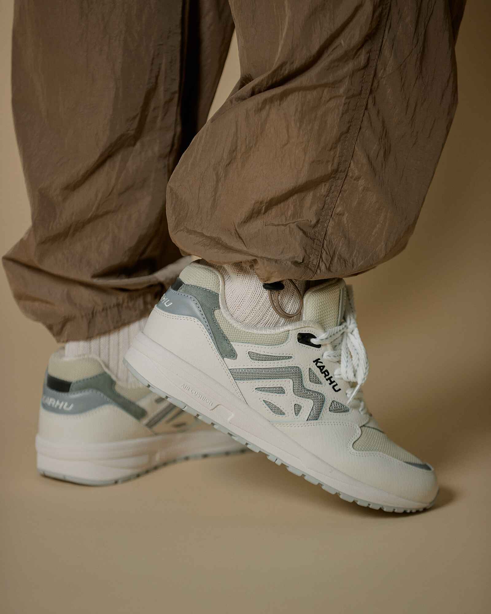 Karhu Legacy 96 Cloud Dancer / Limestone - F806083 Lifestyle sneakers – Karhu US