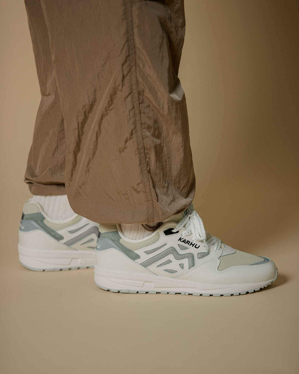 Karhu Legacy 96 Cloud Dancer / Limestone - F806083 Lifestyle sneakers – Karhu US