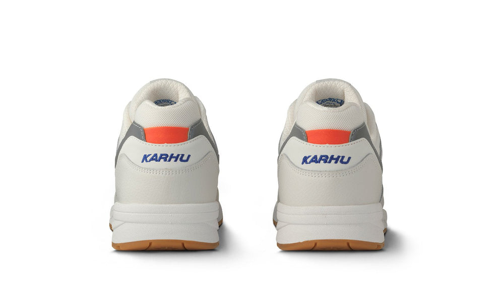 Karhu Legacy 96 – Blanc de Blanc / Dazzling Blue