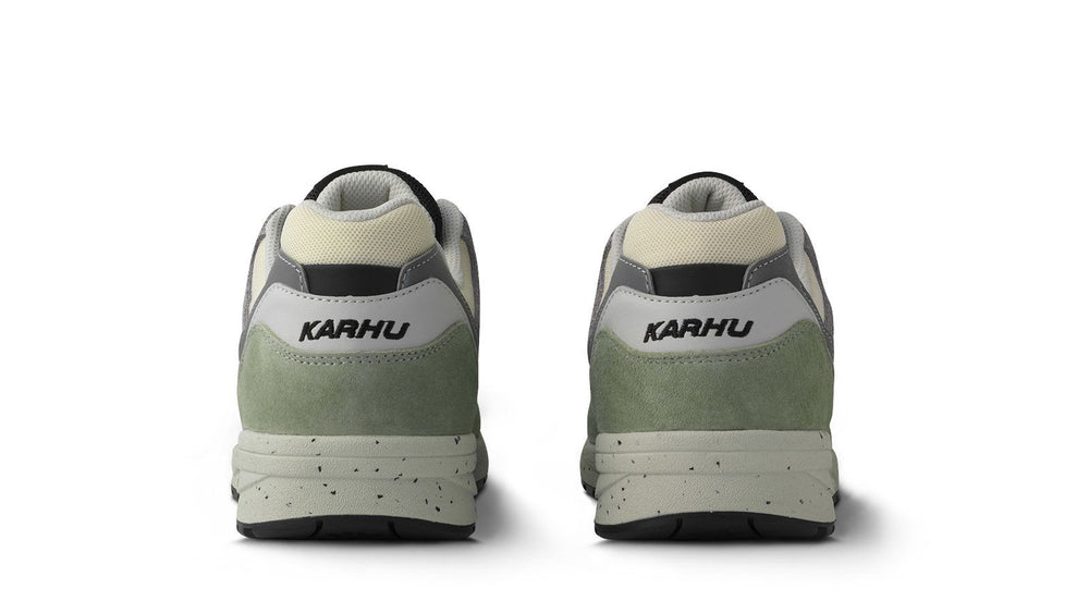 Karhu Legacy 96 – Tea / Jet Black