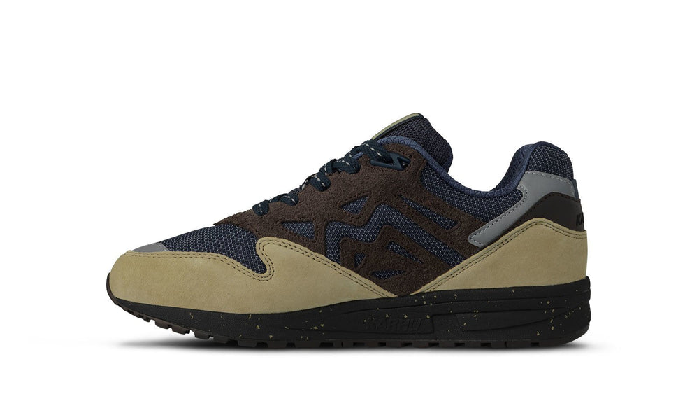 Karhu Legacy 96 – Pale Olive Green / Chocolate Torte